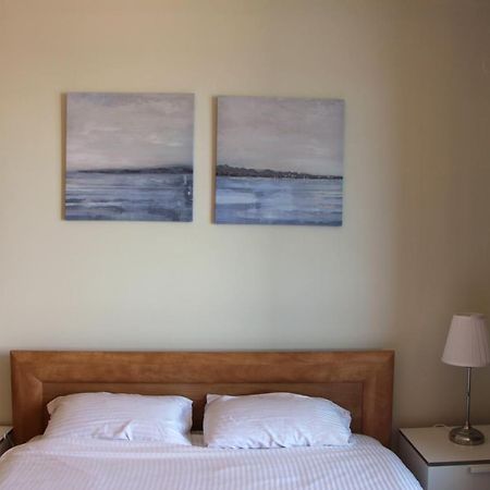 Sea View Beach Apartment Хайфа Экстерьер фото