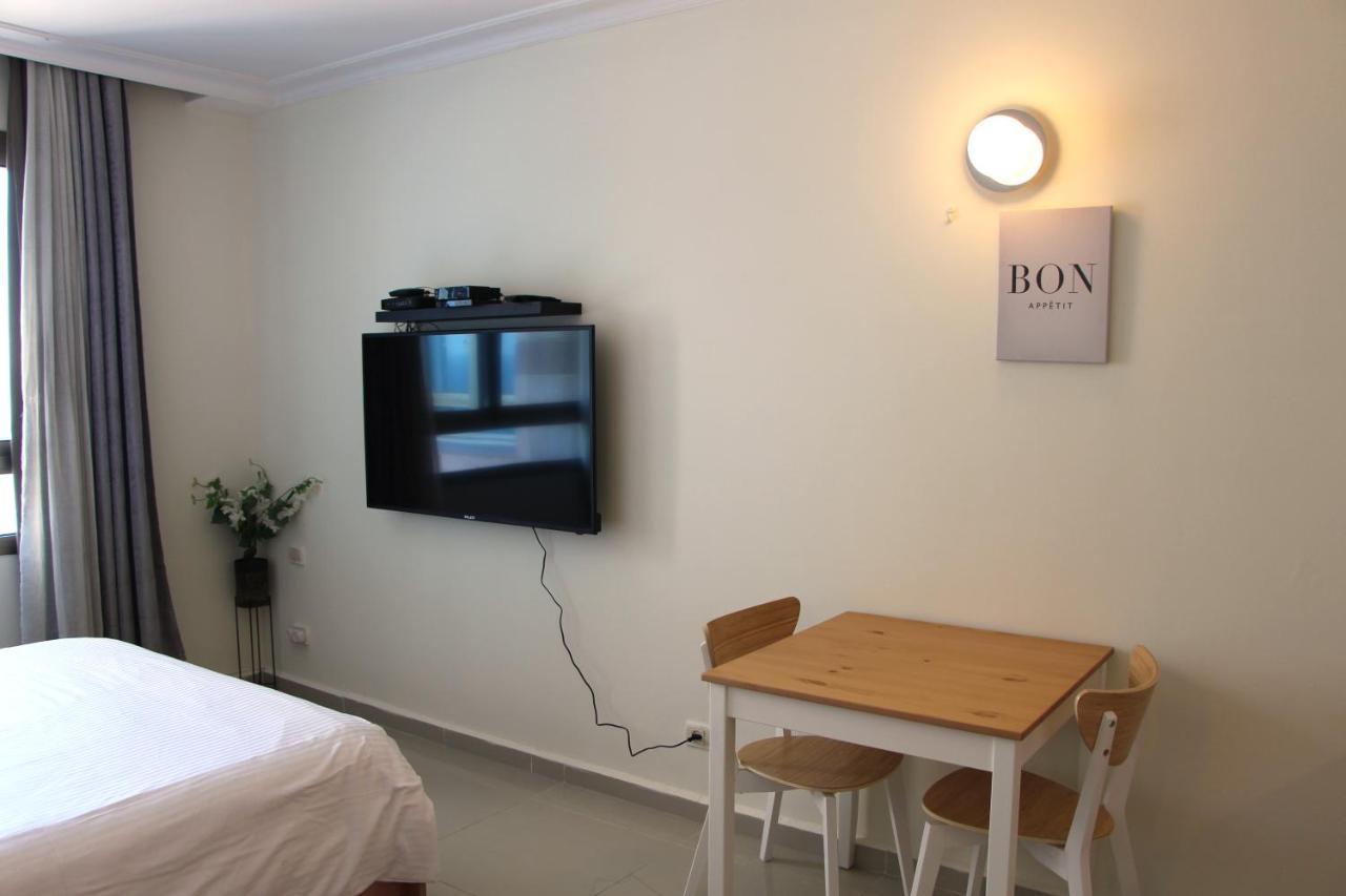 Sea View Beach Apartment Хайфа Экстерьер фото