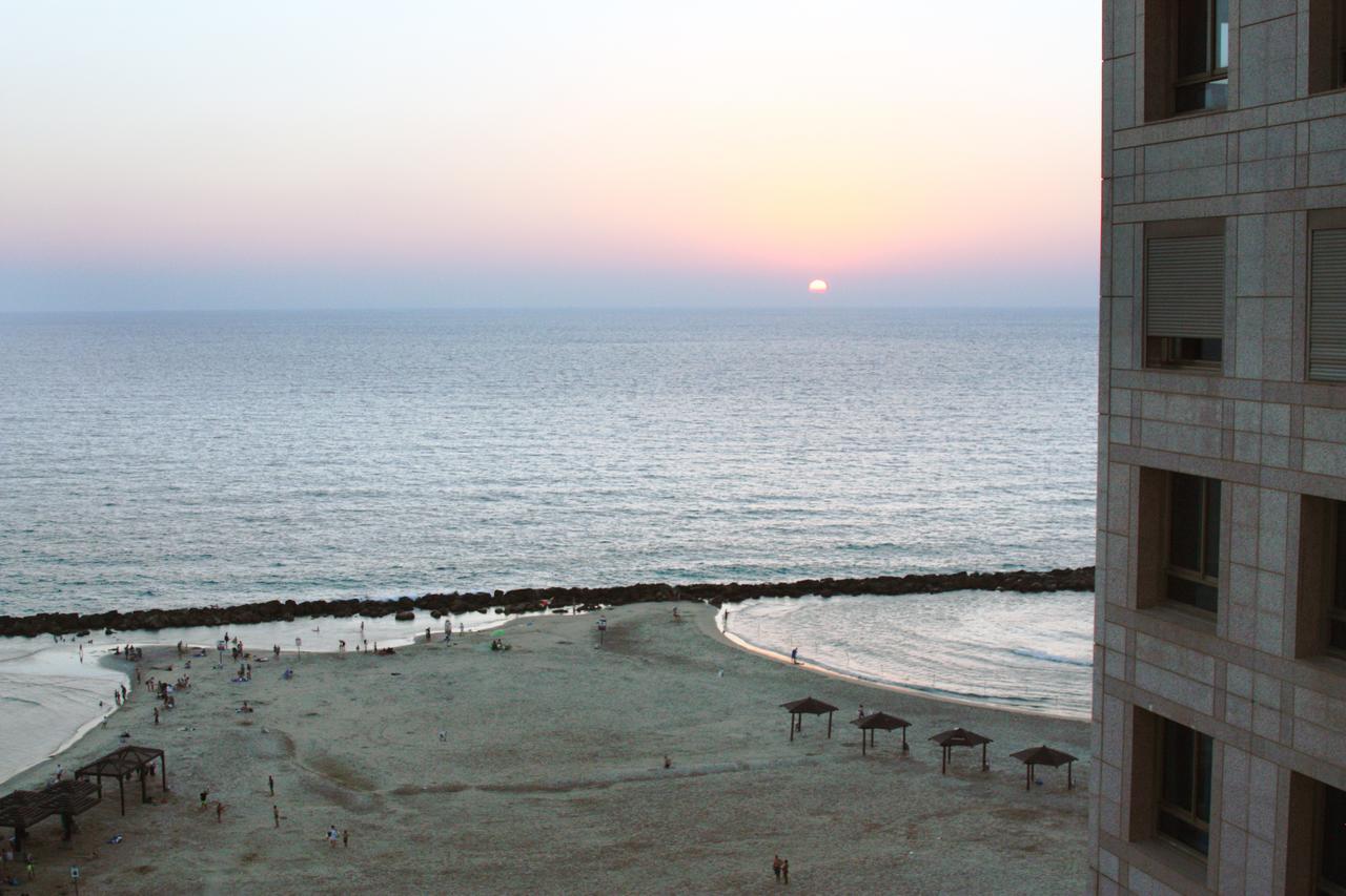 Sea View Beach Apartment Хайфа Экстерьер фото