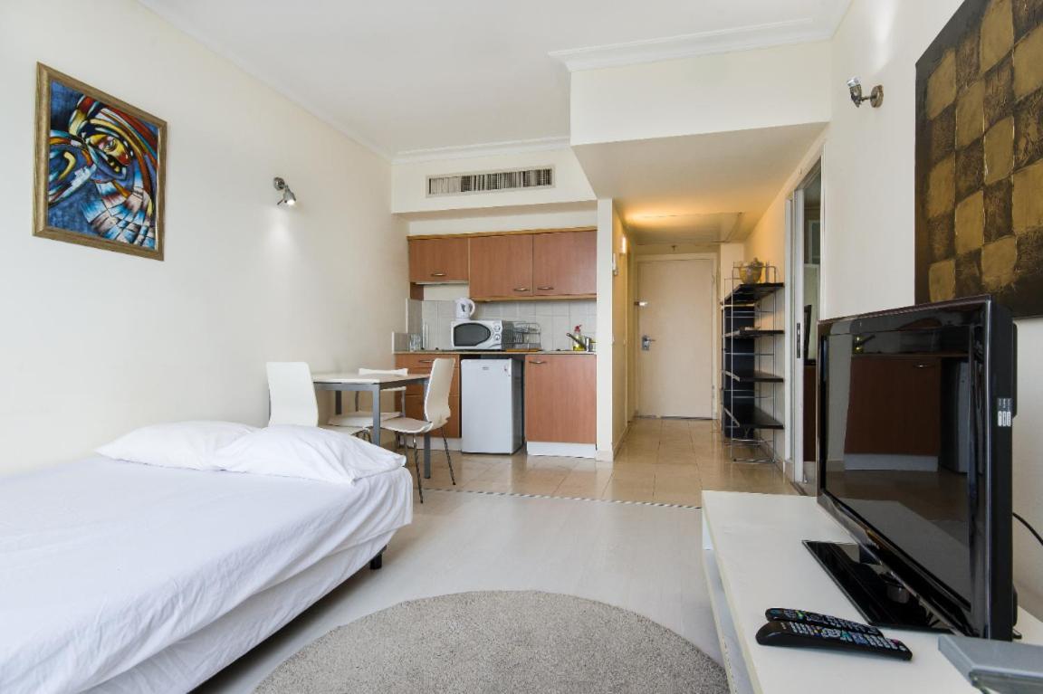 Sea View Beach Apartment Хайфа Экстерьер фото